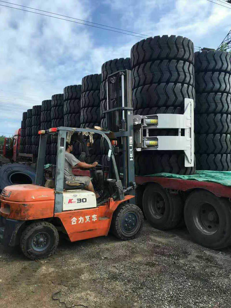hårdtarbejdende Fremmed Slik Forklift Attachments For Tyre Industry - Fujian Huamai Machinery Co., Ltd.